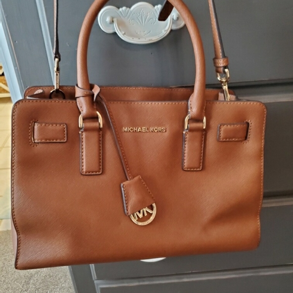 Micheal Kors Handbag and wallet - Picture 2 of 2